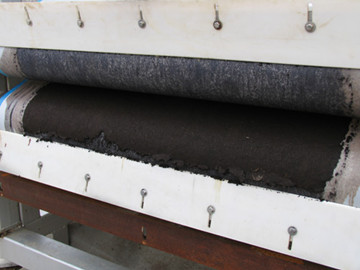 帶式壓濾機中間壓慮泥干而兩邊泥稀怎么回事?