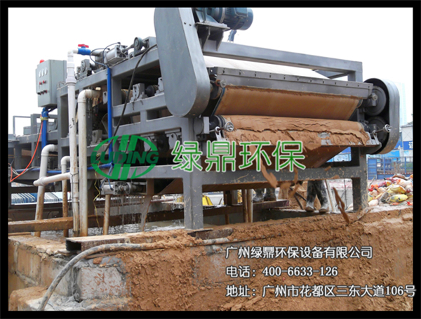 泥漿脫水機(jī):打樁建筑泥漿處理設(shè)備 1 泥漿脫水機(jī):打樁建筑泥漿處理設(shè)備 1