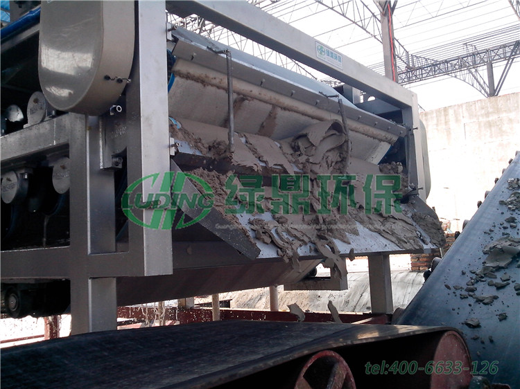 聚丙烯酰胺帶式壓濾機(jī)處理肇慶陶瓷廠泥漿案例 2